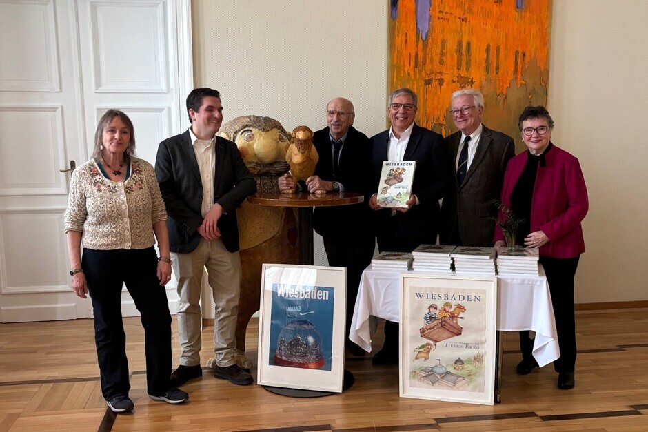 Fünfte Auflage des „Riesen Ekko“Kinderbuches wurde im Wiesbadener Rathaus vorgestellt