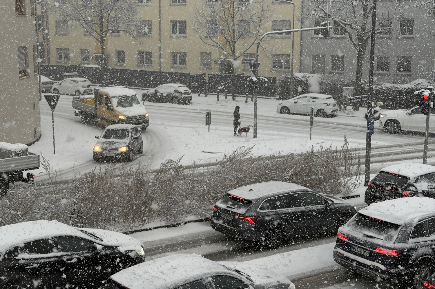 Wetter: Schnee-Chaos in Wiesbaden am Dienstag. 3. Februar 2026.