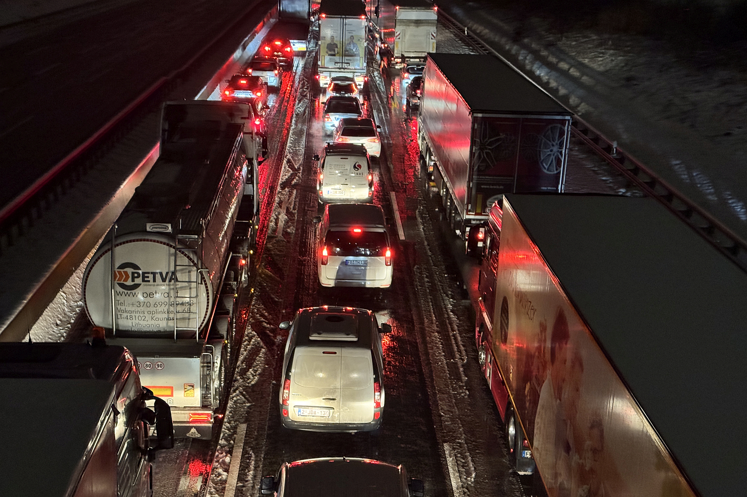 Wetter: Schnee-Chaos in Wiesbaden am Dienstag. 3. Februar 2026.