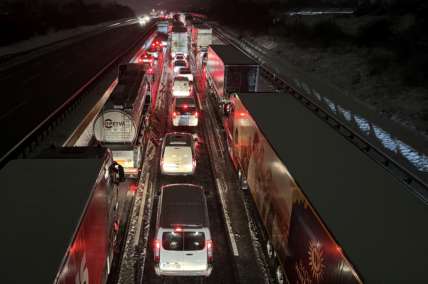 Wetter: Schnee-Chaos in Wiesbaden am Dienstag. 3. Februar 2026.