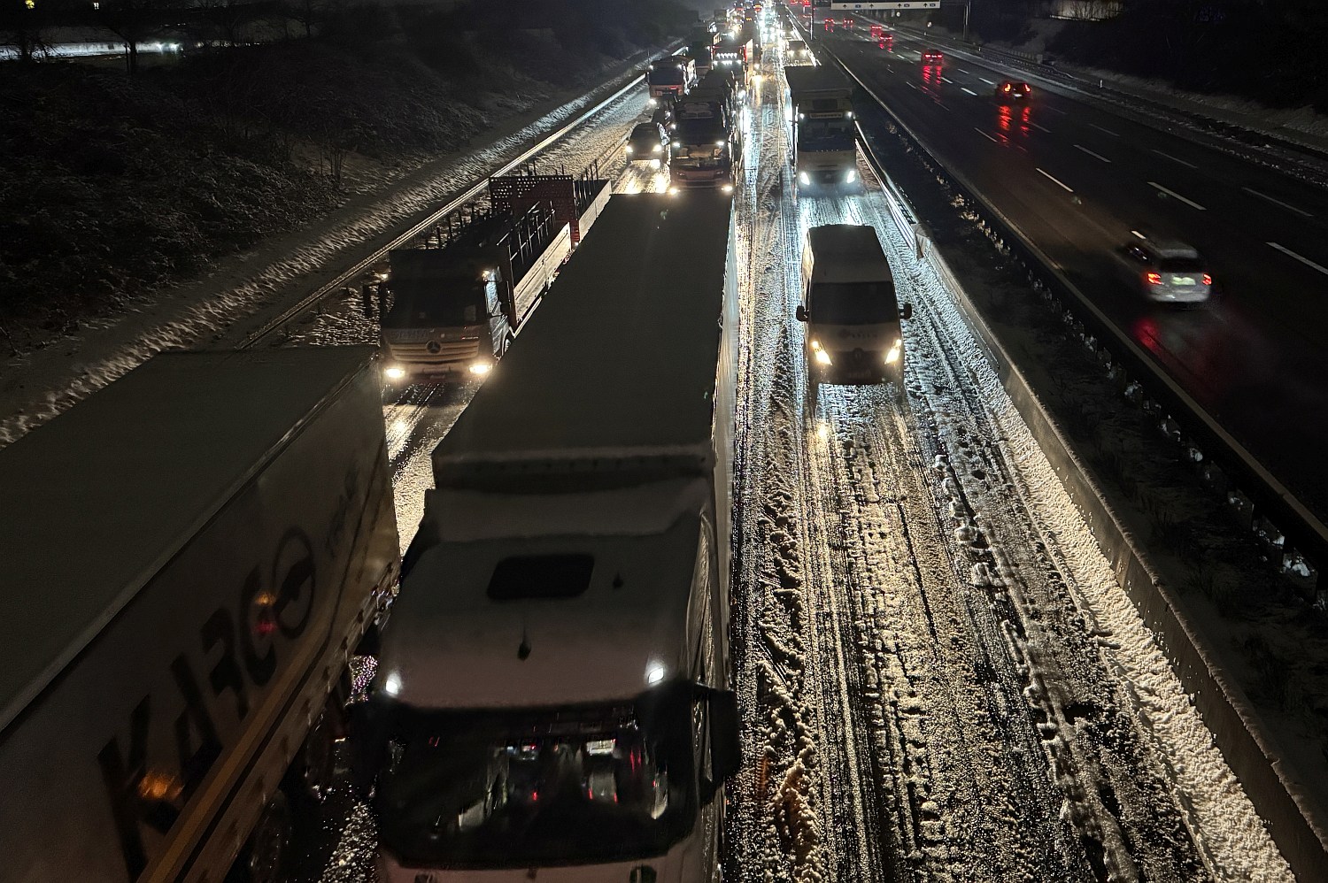 Wetter: Schnee-Chaos in Wiesbaden am Dienstag. 3. Februar 2026.