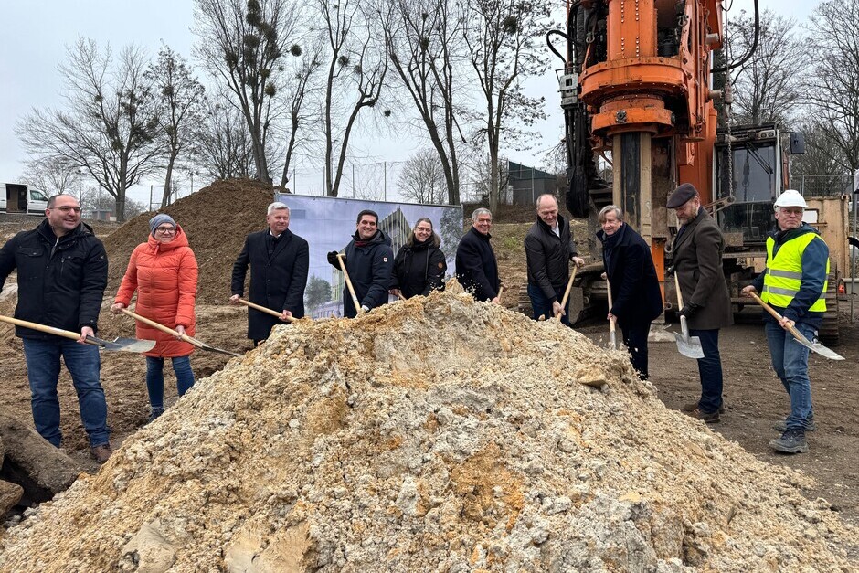 In Wiesbaden gab es den Spatenstich für die Grundschule an der Wettinerstraße