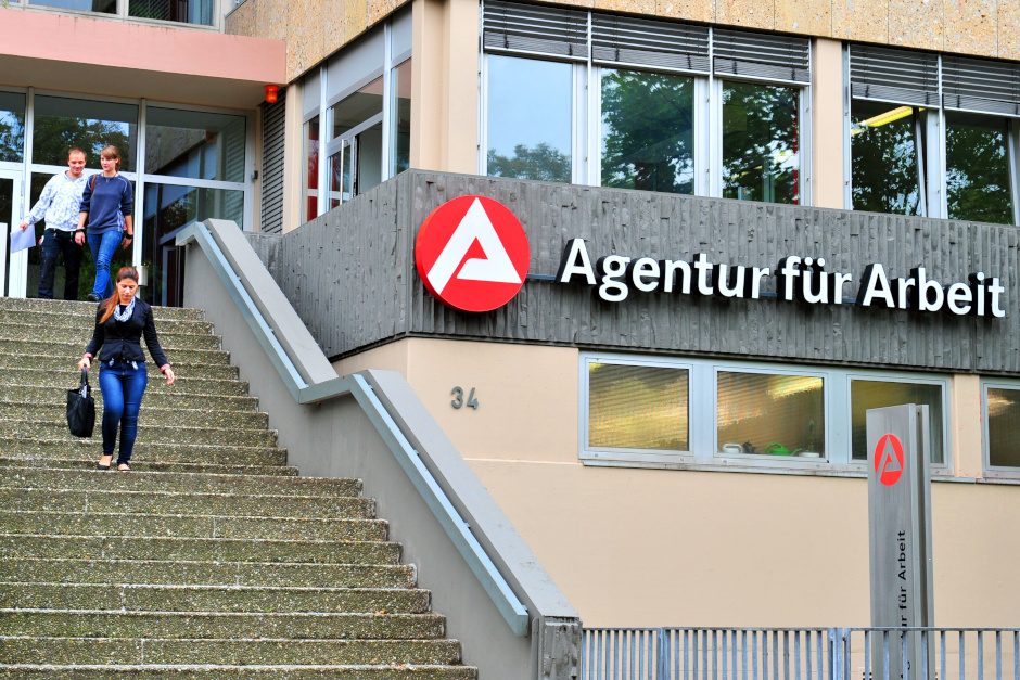 Die Arbeitslosenquote im Agenturbezirk Wiesbaden ist im März leicht auf 7,1 Prozent gesunken.