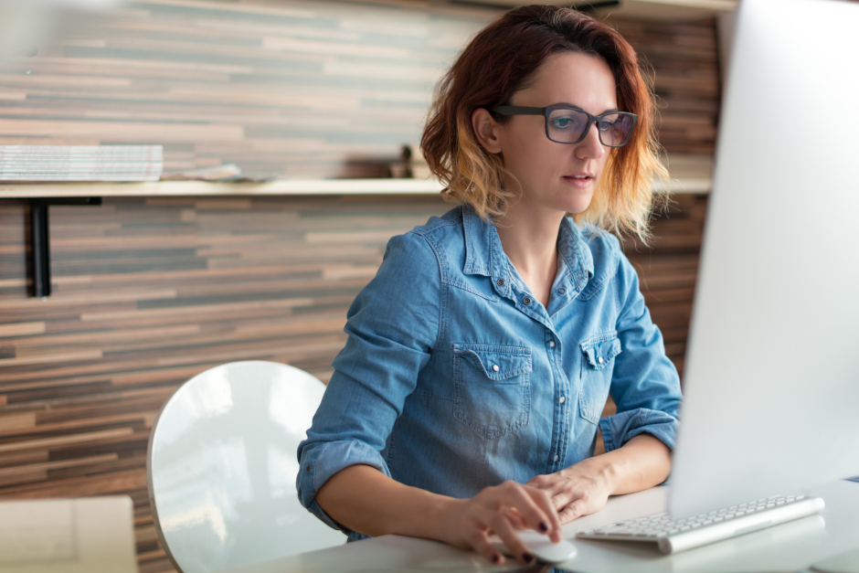 Brennende Augen im Homeoffice? So schützen Sie Ihre Sehkraft im digitalen Zeitalter
