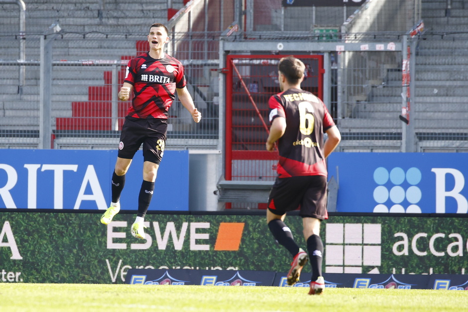 SV Wehen Wiesbaden siegt gegen VfB Stuttgart II