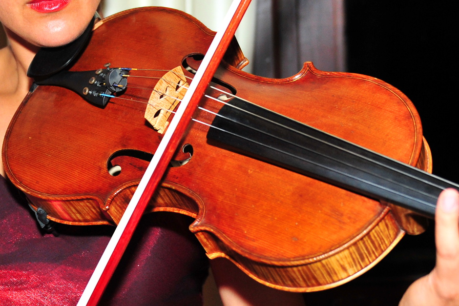 Kinderkonzerte in der Stadt- und Musikbibliothek Wiesbaden mit Gisela Reinhold.