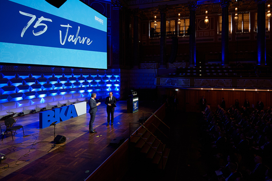 Prominente Gäste in Wiesbaden: Bundeskanzler würdigt Arbeit des BKA am Donnerstag, 12. März 2026.