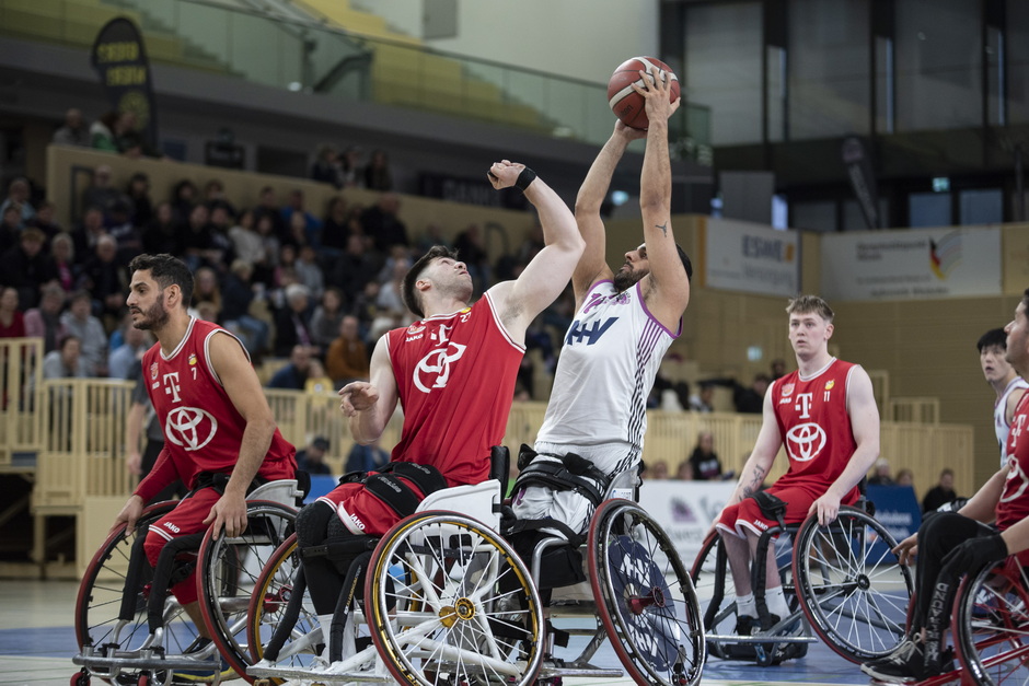 Mojtaba Kamali kurz vor dem Wurf