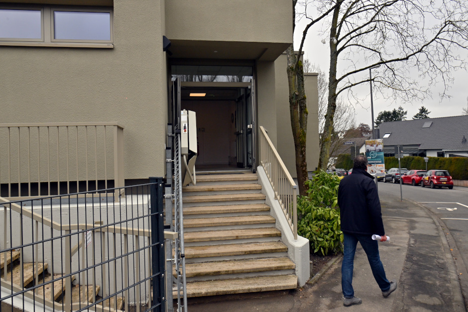 Wählerinnen und Wähler in Wiesbaden-Breckenheim aufgepasst: Für die kommenden Kommunalwahl am Sonntag, 15. März, gibt es eine wichtige Änderung im Vergleich zur letzten Oberbürgermeisterwahl. Aufgrund von Baumaßnahmen sind zwei zentrale Wahllokale aktuell nicht barrierefrei zugänglich.