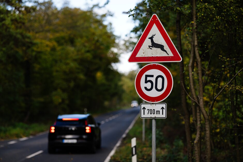 Der ADAC erklärt, worauf Autofahrer bei der Umstellung auf die Sommerzeit achten sollten