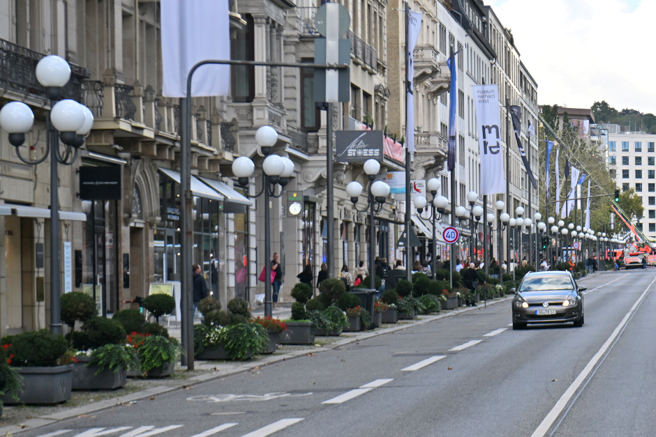 Die WiBau hat die hoch gepriesenen Pläne für ein Premium-Moriki-Restaurant im ehemaligen Parkcafé (Wilhelmstraße 36) eingestellt. Technische Hürden und Denkmalschutz trieben die Kosten von 2,7 Mio. € auf 4,4 Mio. € – nun sucht man günstigere Gastronomie-Konzepte.
