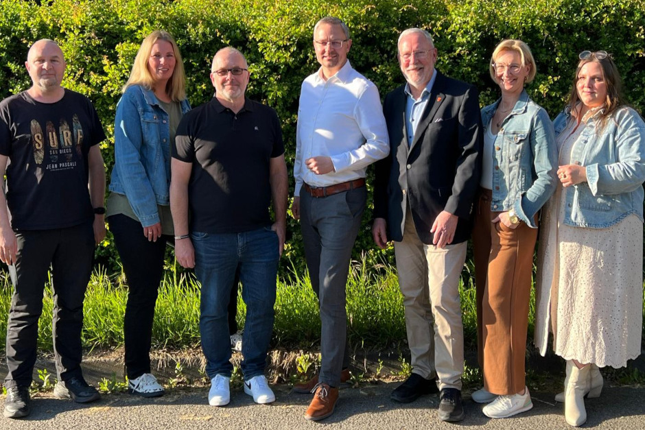 Mit der konstituierenden Sitzung hat der neu gewählte Breckenheimer Ortsbeirat seine Arbeit aufgenommen. Manuel Köhler (CDU) wurde erneut zum Ortsvorsteher gewählt und setzt gemeinsam mit seinem Team auf Kontinuität, Zusammenarbeit und klare Ziele für den Stadtteil. Die Ortsbeiräte Björn Becht (FWG), Stefanie Bär (CDU), Christoph Völker (SPD), Manuel Köhler (CDU), Uwe Schwarzloh (CDU), Manuela Köhler (CDU), Sabine Völker (CDU)