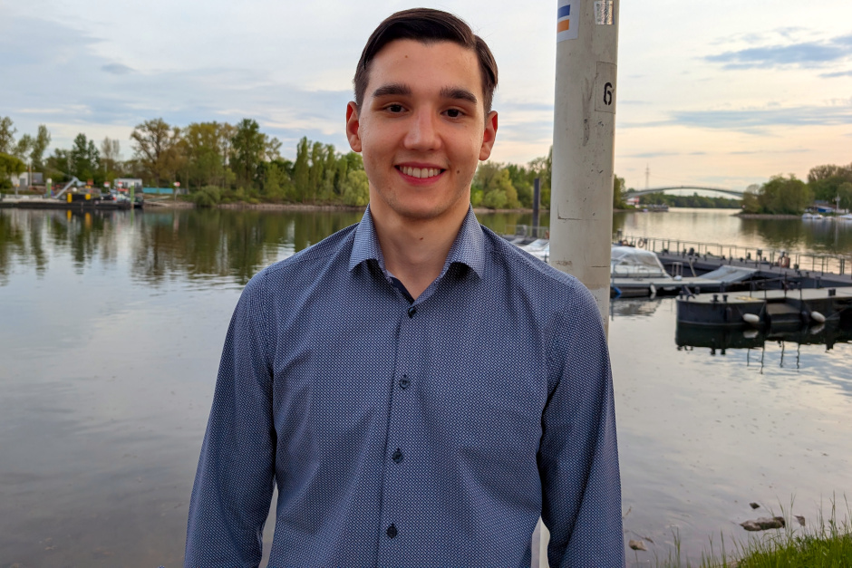 In Schierstein weht ein neuer politischer Wind: Statt Konkurrenzkampf setzen CDU und SPD auf eine ungewöhnliche Kooperation. Während SPD-Urgestein Urban Egert zunächst im Amt bleibt, soll der erst 21-jährige Jurastudent David Iolin (CDU) das Zepter im Jahr 2029 übernehmen. Ein Modell, das Sachpolitik über Parteigrenzen stellt.