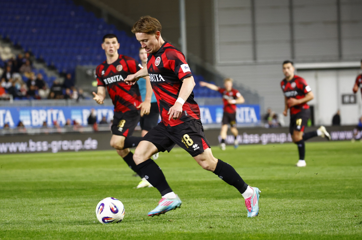 SV Wehen Wiesbaden am Samstag in Aue gefordert
