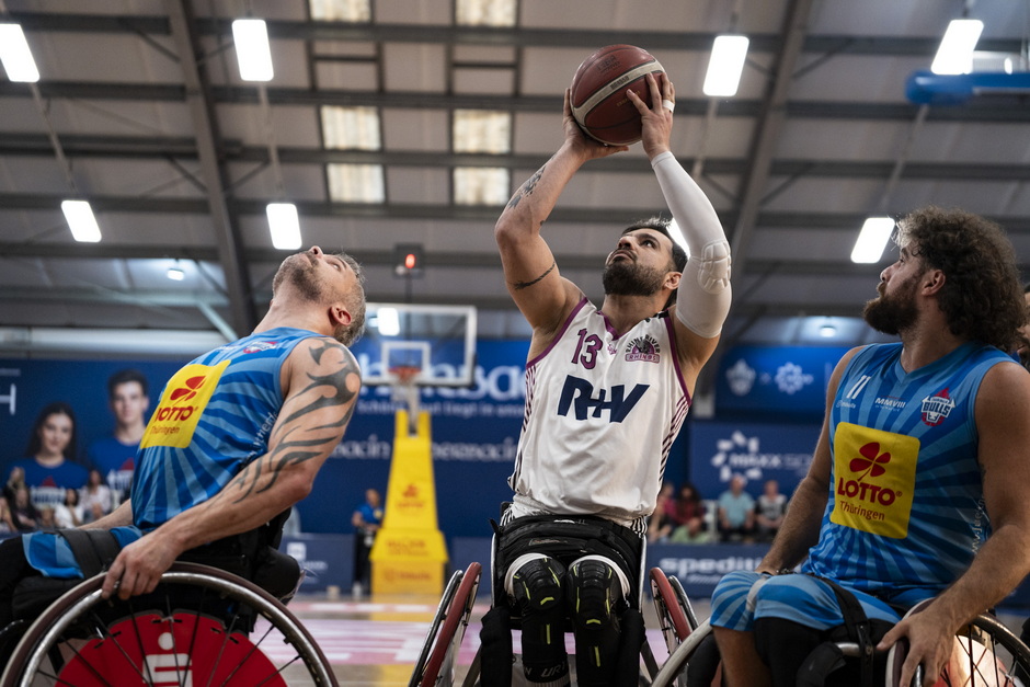 Rhine River Rhinos Mehran Hosseini Am Ball Gegen Die Thuringia Bulls