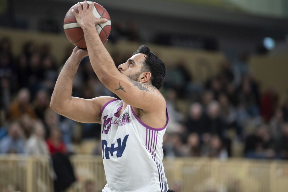 Rhine River Rhinos Kamali