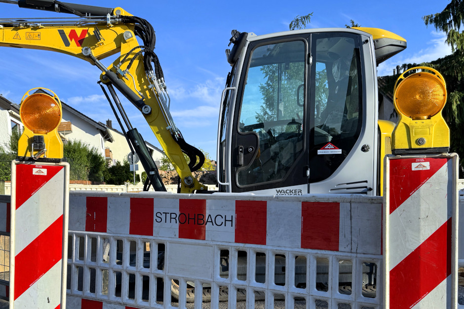 Vollsperrung der Straße „Am Weingarten“ in Wiesbaden-Frauenstein für Tiefbauarbeiten.
