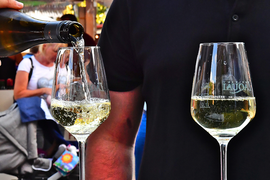 Oase im Siegfriedring: THW Wiesbaden startet Weinsaison für den guten Zweck