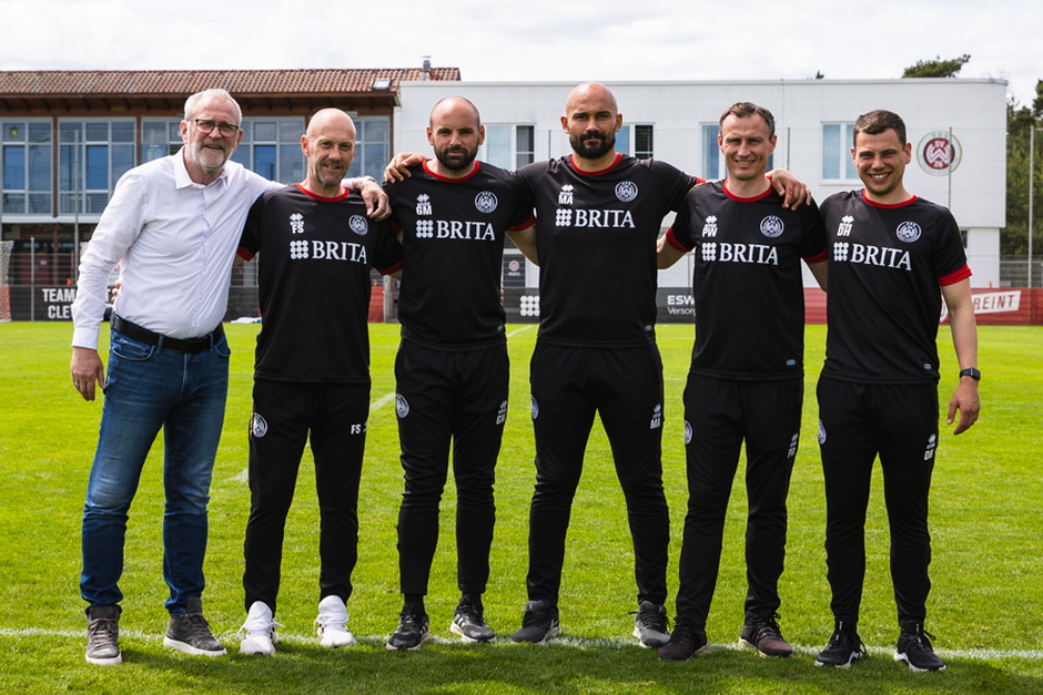 Fussball SV Wehen Wiesbaden Trainerteam Verlängerung Verträge