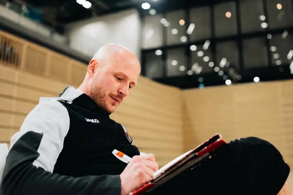 Neuzugang VC Wiesbaden Nachwuchs Trainer Josh Wawra