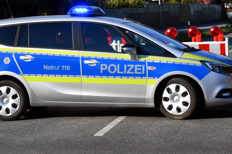500-Kilo-Bombe in der Nähe der Clay-Kaserne in WIesbaden-Erbenheim entdeckt – Sprengung Mittwoch 11 Uhr. A66 Erbenheim-Nordenstadt ab 10:30 Uhr dicht, 700m Evakuierungsradius, Bürgertelefon 0611 318080, Busse umgeleitet. Karte: wiesbaden.de/krisenfall.