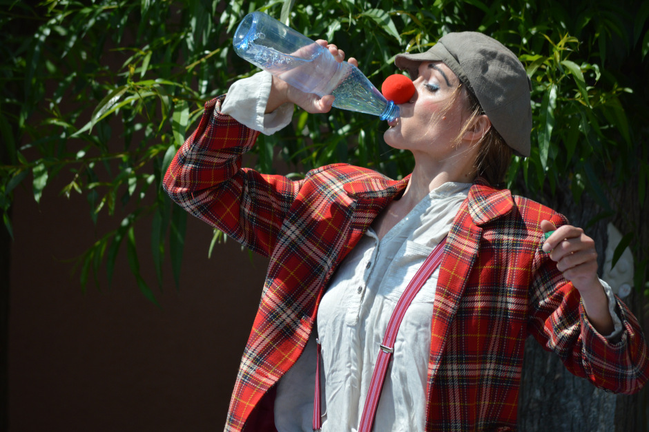 Am 17. Mai bringt der Clown Mr. Tollplatsch ins Nordenstädter Scholzenhof (Breckenheimer Weg 22) ein Wassermärchen für Kinder von 3-10 Jahren. Mit Herz, Humor und Fantasie zeigt das Stück kostenlos, warum Trinkwasser kostbar ist – freiwillige Spenden erwünscht.