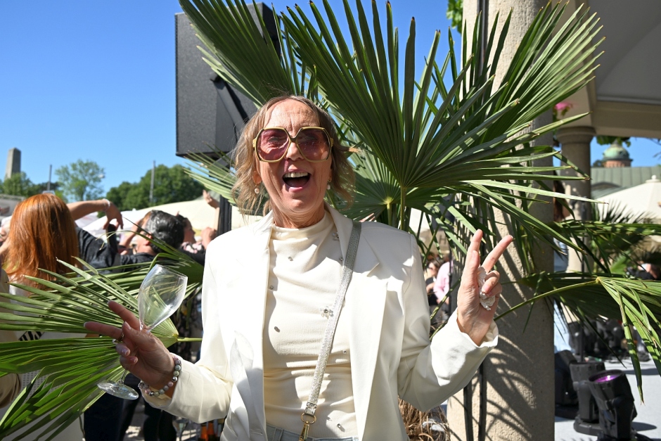 Am Samstag, 9. Mai 2026, öffnet Schloss Henkell wieder seine Tore zum traditionellen Sekttag. Von 11 bis 19 Uhr erwarten freier Eintritt, Live-Musik mit Diana Schneider & Soul Elements, Streetfood, Kellereiführungen und vieles mehr die Besucher.