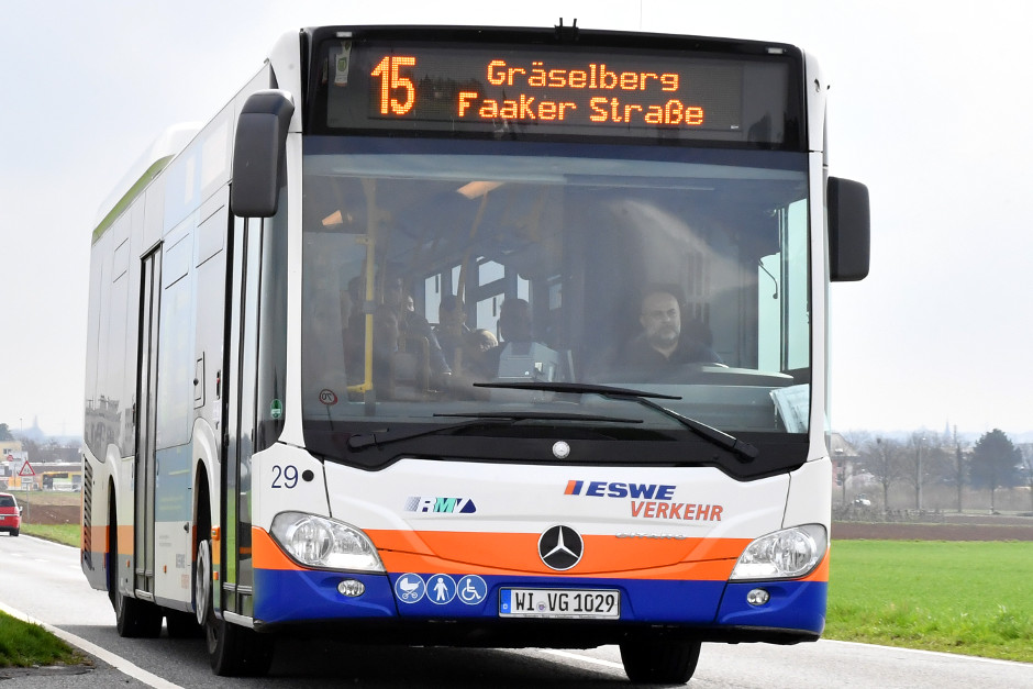 Fahrbahnsanierung der Hunsrückstraße in Wiesbaden-Nordenstadt, Busse werden umgeleitet.