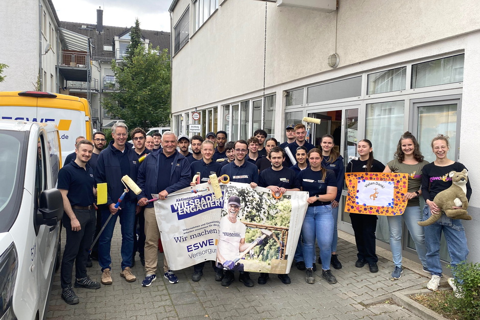 Das ESWE-Team voller Engagement bei „Känguru“ mit (v. l. vorne) dem Betriebsratsvorsitzenden Manuel Christmann und dem Vorstand Dr. Oliver Malerius und Jörg Höhler.