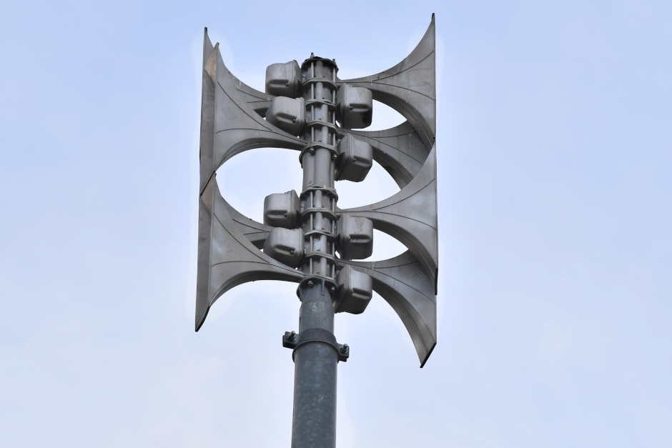 Am Dienstag, 9. Juni, testet Wiesbaden um 19 Uhr seine Sirenen. Es handelt sich um eine reine Sirenenprobe ohne Auslösung von Warnapps oder Cell Broadcast.