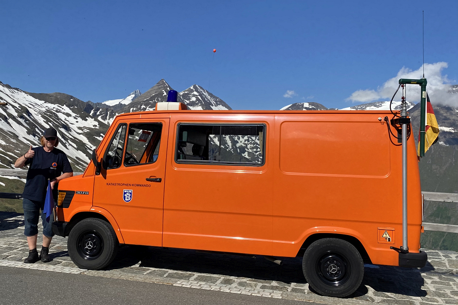 600 Kilometer im Oldtimer zum Titel: Wiesbadener triumphiert bei der Feuerwehr-Oldtimer-WM in Österreich