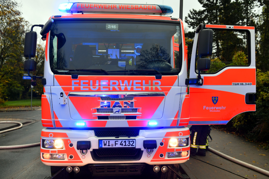 Bei den sommerlichen Temperaturen häufen sich in Wiesbaden Anfragen zur Befüllung privater Pools und Planschbecken. Die Feuerwehr stellt klar: Für solche Wünsche ist sie nicht zuständig.
