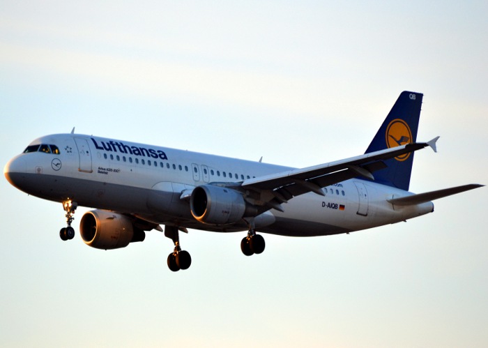 Die Fluglärmkommission Frankfurt hat ein neues Betriebskonzept für den Flughafen vorgestellt – mit deutlichen Folgen für Wiesbaden. Vor allem in den Abendstunden droht der Landeshauptstadt mehr Fluglärm. Bürgermeisterin Christiane Hinninger kritisiert die Pläne scharf und fordert wirksame Schutzmaßnahmen.