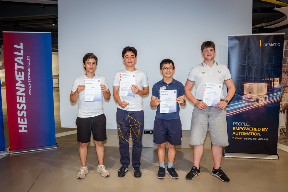 Der Wiesbadener Kuzey Balcik von der Hermann-Ehlers-Schule ist Landessieger im Mathematik-Wettbewerb geworden.