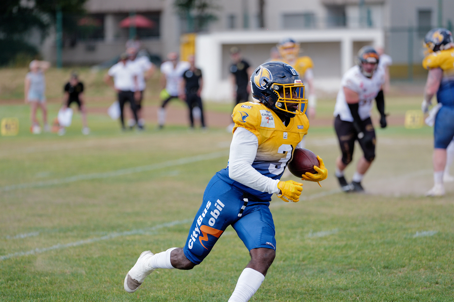 American Football Wiesbaden Phantoms Vs Giessen Golden Dragons