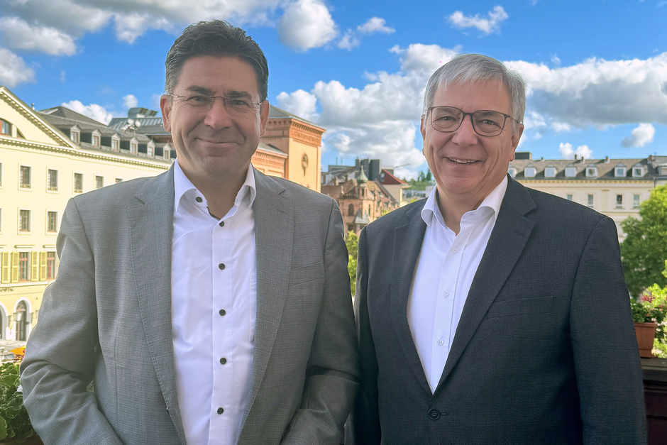 Regierungspräsident Prof. Jan Hilligardt war zu Gast im Wiesbadener Rathaus