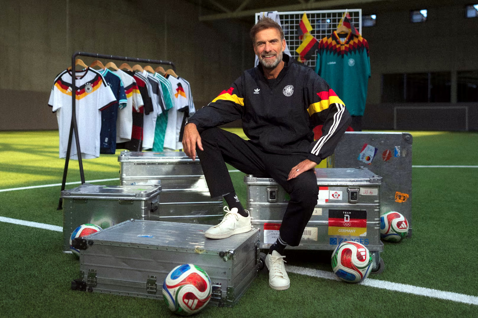 Jürgen Klopp übernimmt die deutsche Fußball-Nationalmannschaft als neuer Bundestrainer. Der 59-Jährige soll die DFB-Elf ab dem 15. August 2026 auf die UEFA EURO 2028 und die FIFA WM 2030 führen. Für Wiesbaden ist die Personalie auch historisch bedeutsam: Klopp ist nach Helmut Schön erst der zweite Bundestrainer, der in der hessischen Landeshauptstadt wohnt.