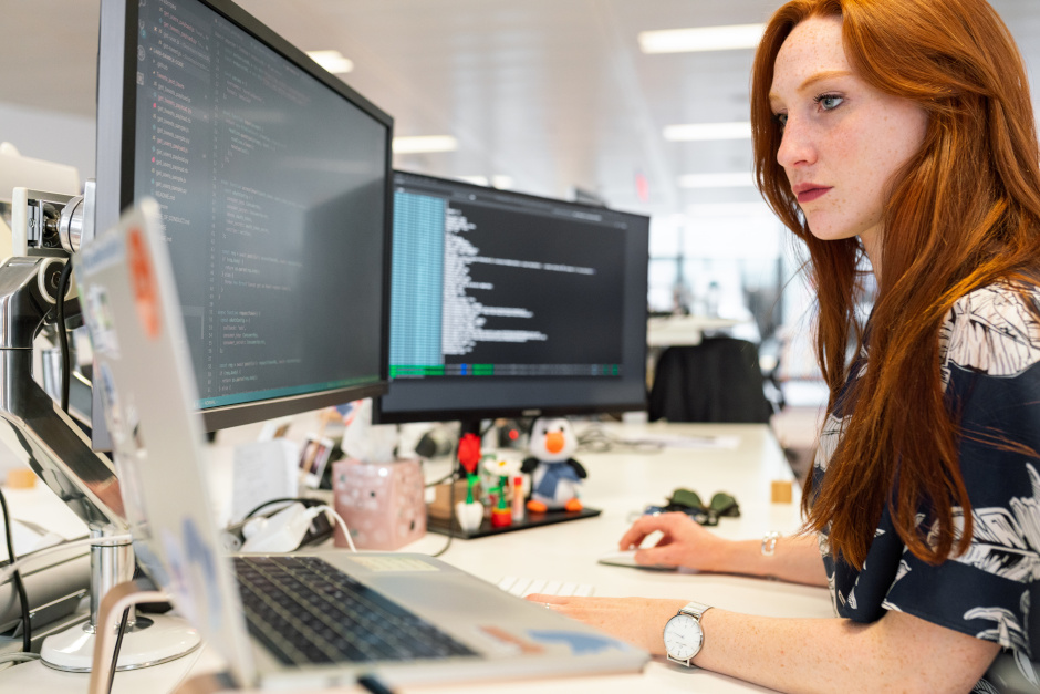 Zweite Runde im Zukunftswerk: „AI Open Learning Lab for Women“ stärkt KI-Kompetenzen von Frauen in Wiesbaden!