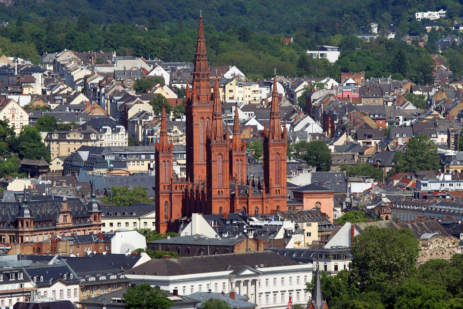Ein Fotograf erfasst Wiesbadens Stadtbild für das Stadtarchiv