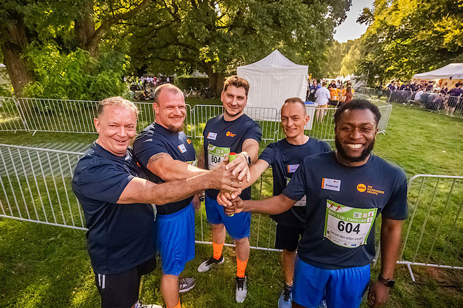 Wer bei der Premiere der RUN5 TEAMSTAFFEL am Mittwoch, 12. August, auf dem Bowling Green vor dem Kurhaus dabei sein möchte, hat noch eine letzte Chance. Auch nach Ablauf der regulären Frist können Teams weiterhin kurzfristig starten – die Startunterlagen gibt es dann allerdings nur direkt vor Ort am Veranstaltungstag.