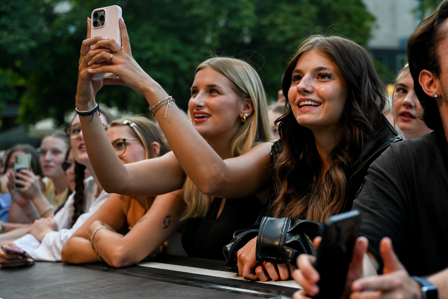 Rheingau Musik Festival: Open-Air-Konzert mit Tom Odell im Kurpark Wiesbaden am Montag, 27. Juli 2026