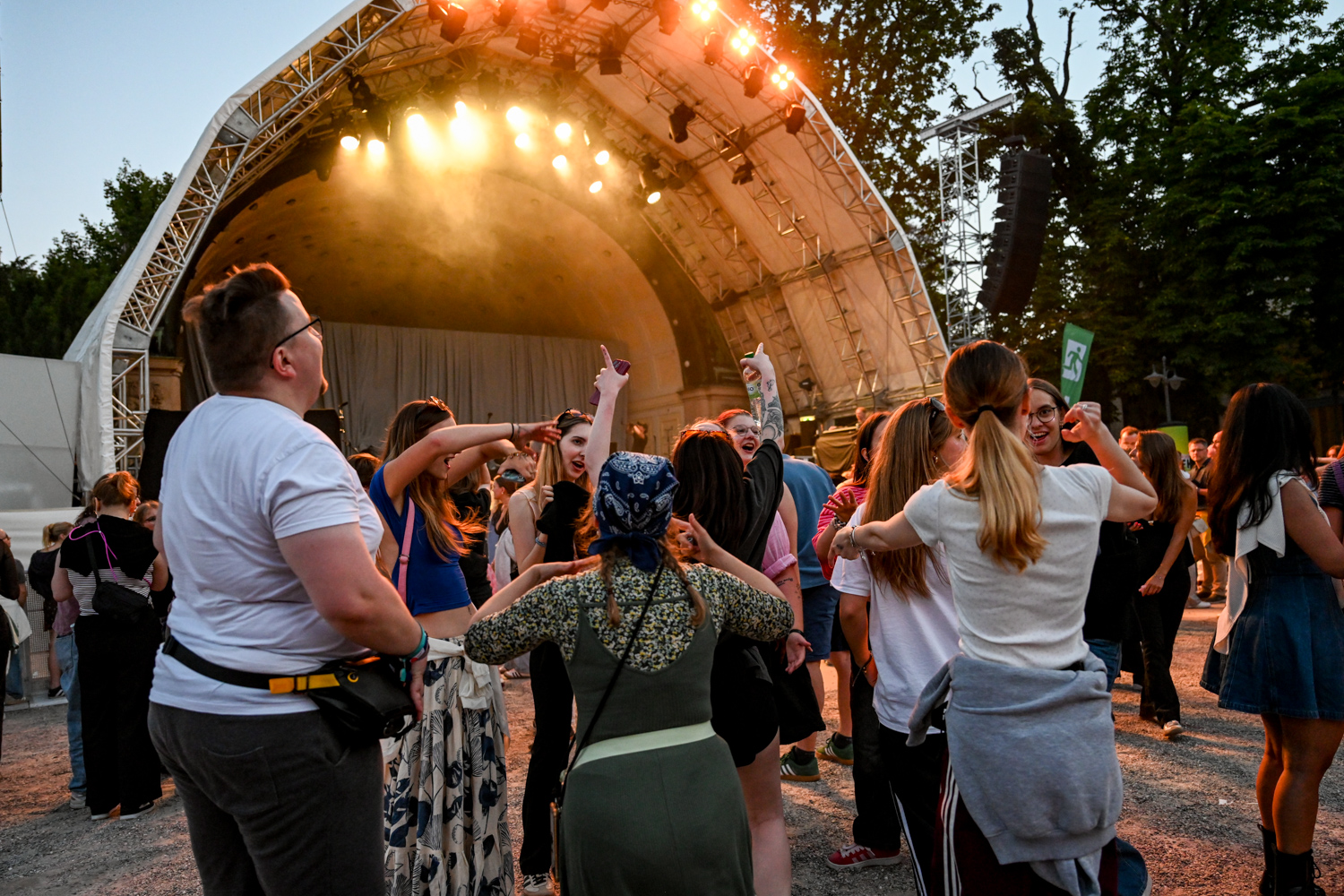 Rheingau Musik Festival: Open-Air-Konzert mit Tom Odell im Kurpark Wiesbaden am Montag, 27. Juli 2026