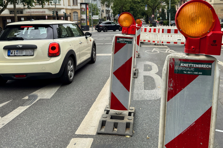 Fahrbahndeckensanierung im Rheingauviertel Wiesbaden: Dotzheimer Straße zwischen 1. Ring und Klarenthaler Straße wird saniert.