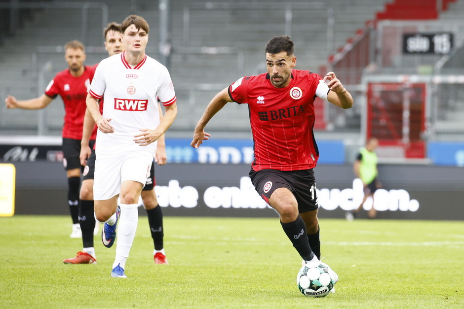 SV Wehen Wiesbade vor schwerer Auswärtsaufgabe in Rostock