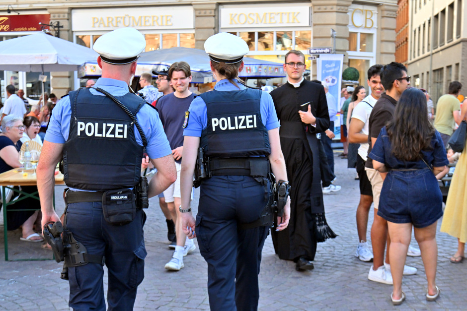 Zehn Tage Rheingauer Weinwoche: Wiesbadener Polizei meldet entspannte Lage und über 150 Bürgergespräche