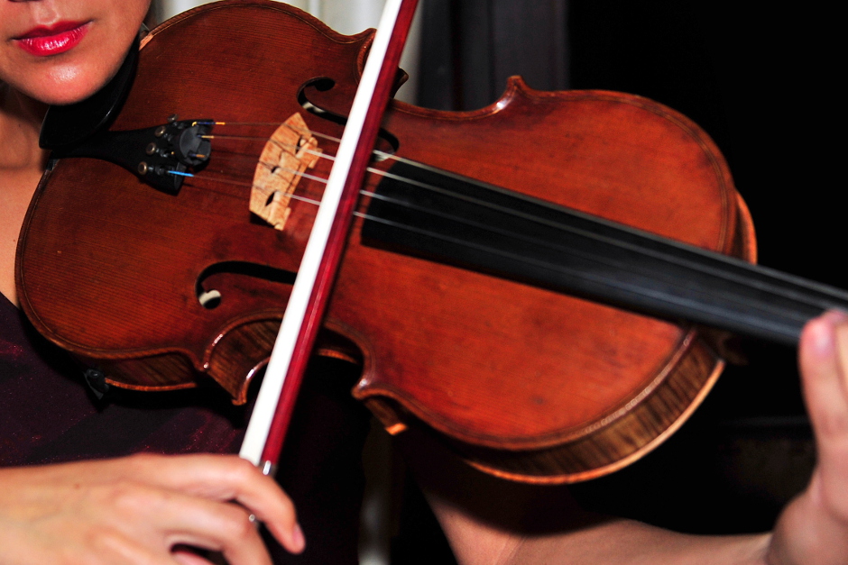 Violin-Konzert mit Studierenden der Wiesbadener Musikakademie im hauseigenen Studio.