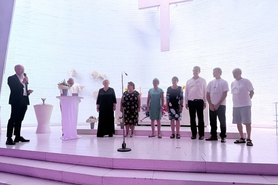 Die Martin-Luther-Gemeinde hat sich in einem vorerst letzten Gottesdienst von der Heilig-Geist-Kirche in Wiesbaden verbschiedet.