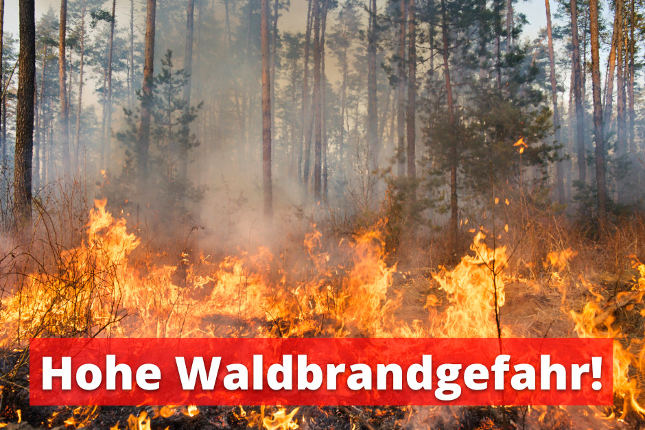 In Wiesbaden gilt wegen anhaltender Trockenheit und fehlender Niederschläge ab sofort die höchste Waldbrand-Warnstufe 5. Damit treten in der Stadt umfassende Schutzmaßnahmen in Kraft, um die Waldbrandgefahr und das Risiko von Flächenbränden so gering wie möglich zu halten.