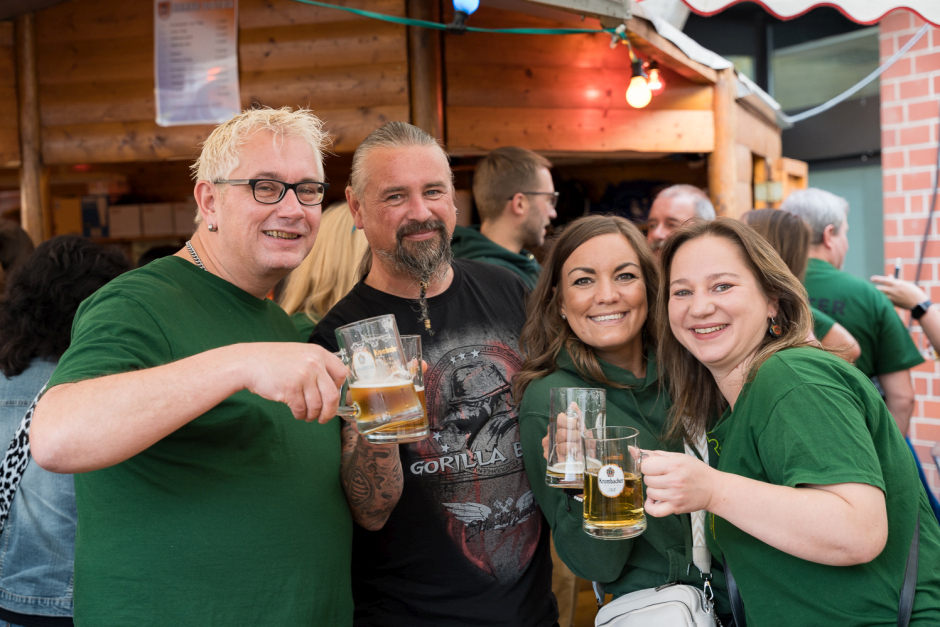 In Wiesbaden-Dotzheim steht vom 7. bis 9. August wieder eines der beliebtesten Stadtteilfeste auf dem Programm: die Dotzheimer Kerb. Unter dem Motto „Kerb wie immer & e bisje anners“ lädt die Kerbegesellschaft Kerbe Dotzis e.V. zu drei Tagen voller Brauchtum, Musik, Familienprogramm und neuer Akzente ein.