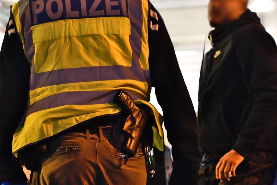Personenkontrollen in Wiesbaden Symbolbild